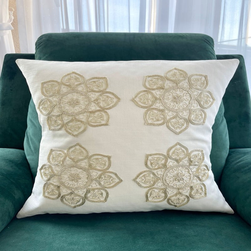 Set 2x Față de pernă din IN cu broderie cod: FP32