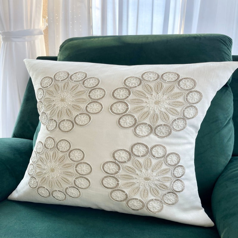 Set 2x Față de pernă din IN cu broderie cod: FP35