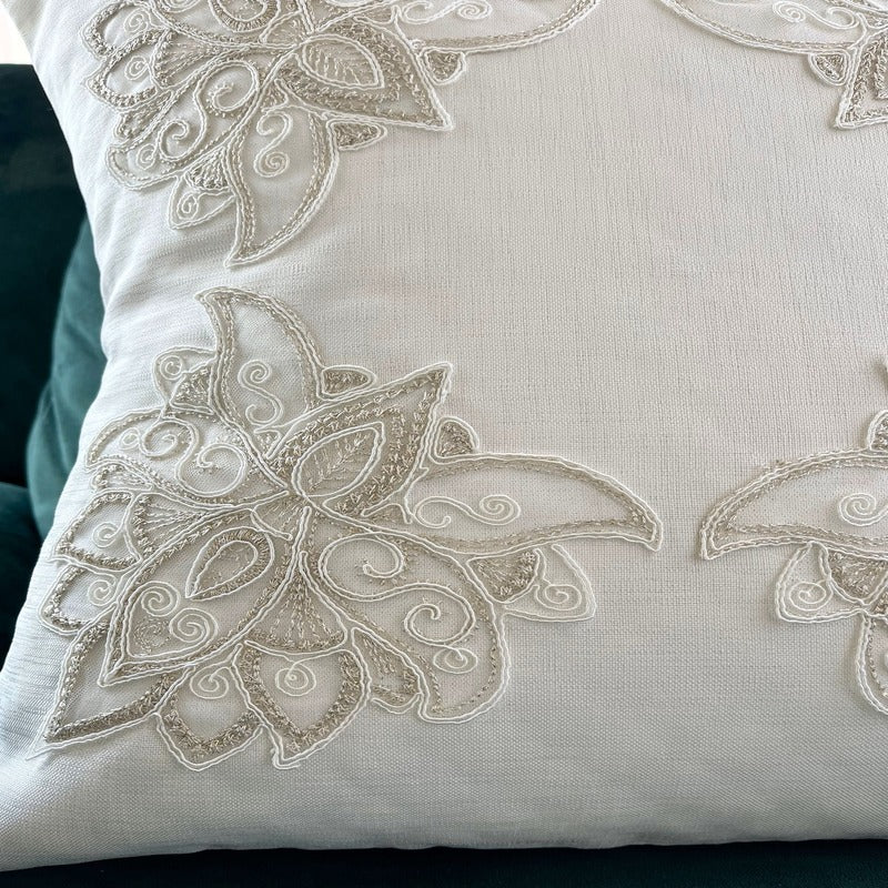 Set 2x Față de pernă din IN cu broderie cod: FP38