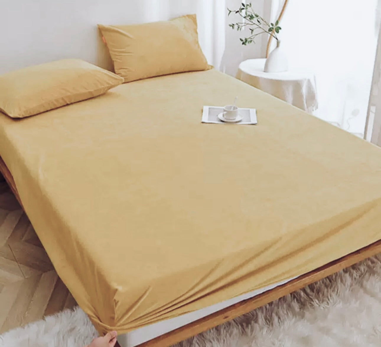 Husa de pat cu elastic Catifea + 2 fete de perna Cod: HCP37