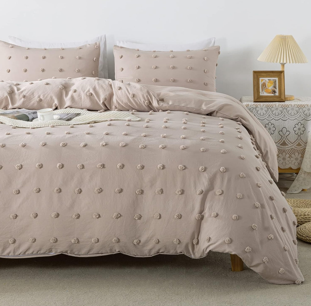 Lenjerie de pat eleganta 4 anotimpuri din broderie cu smocuri Cod: 4F10