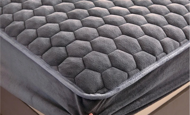 Husă / Topper saltea cu elastic 160x200 cm Cod: TPP88