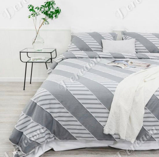 Lenjerie de pat eleganta 4 anotimpuri din broderie cu smocuri Cod: 4F34