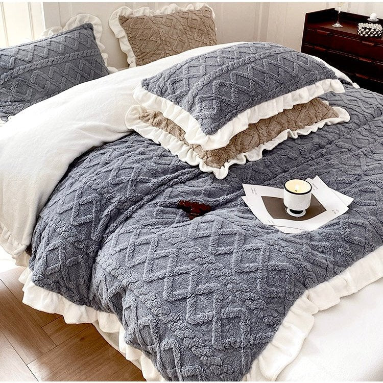 Lenjerie Deluxe groasă COCOLINO tip tricotaj cu volănașe din 4 piese Cod: CON8