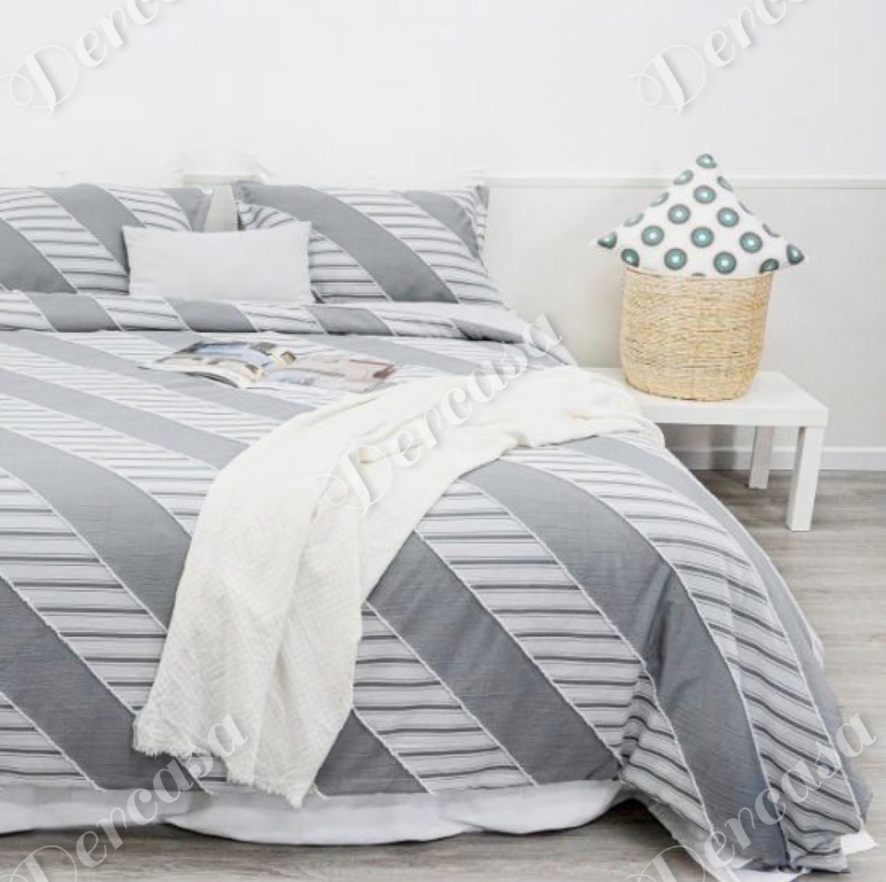 Lenjerie de pat eleganta 4 anotimpuri din broderie cu smocuri Cod: 4F34