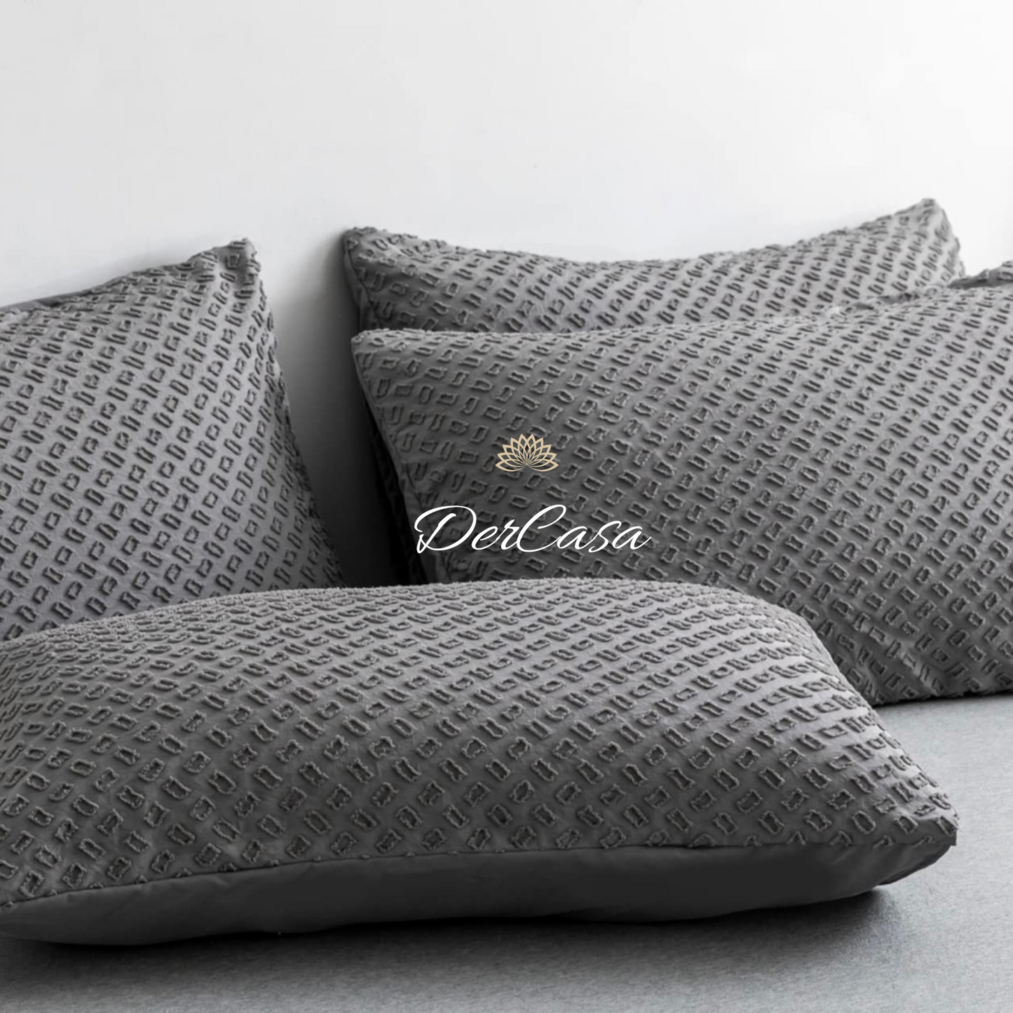 Lenjerie de pat eleganta 4 anotimpuri din broderie cu smocuri Cod: 4F25