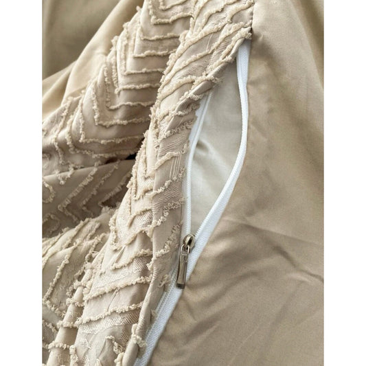 Lenjerie de pat eleganta 4 anotimpuri din broderie cu smocuri Cod: 4F13